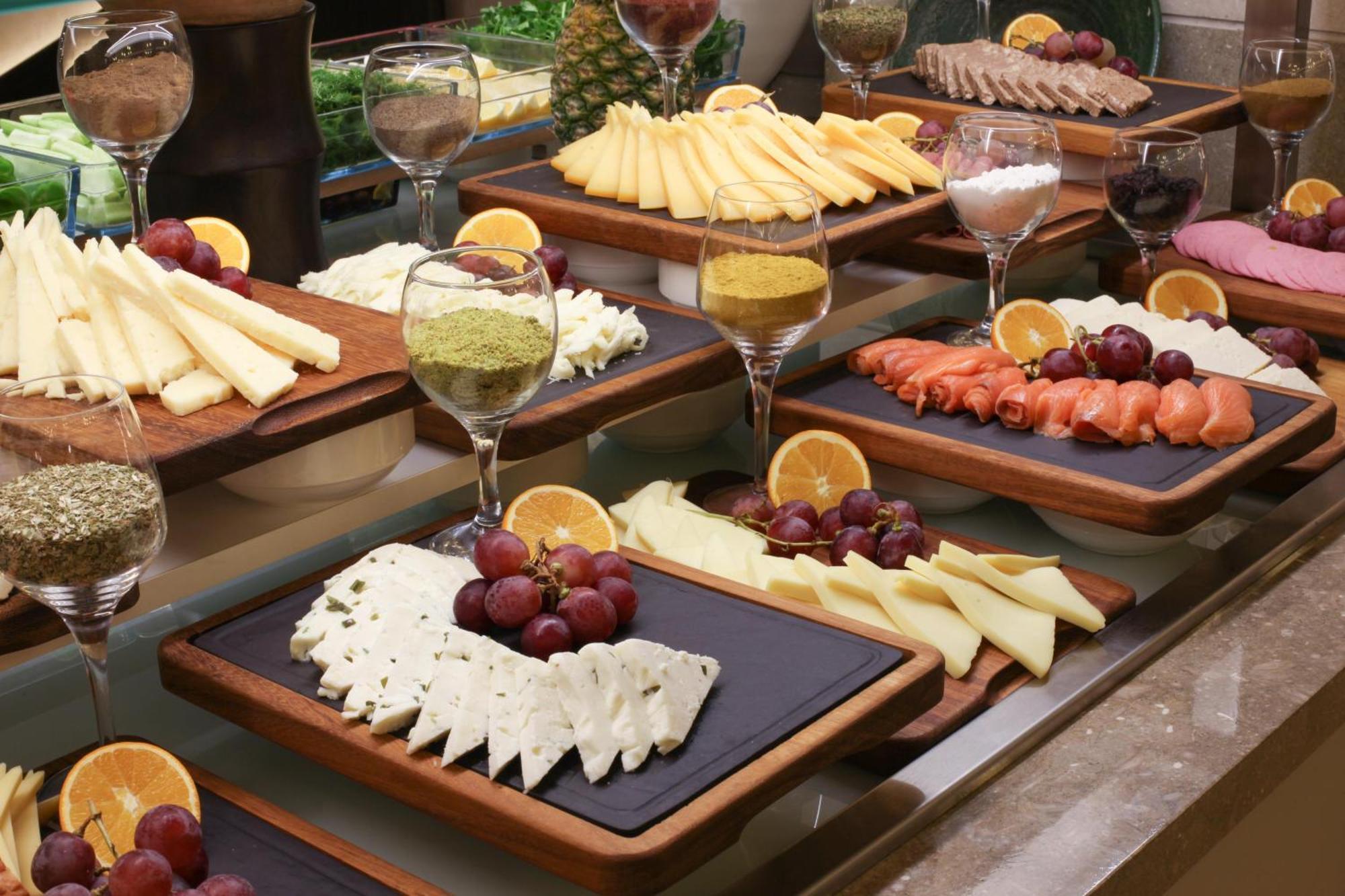 Bentley Hotel Bosphorus - Special Class Stambuł Zewnętrze zdjęcie A cheese platter