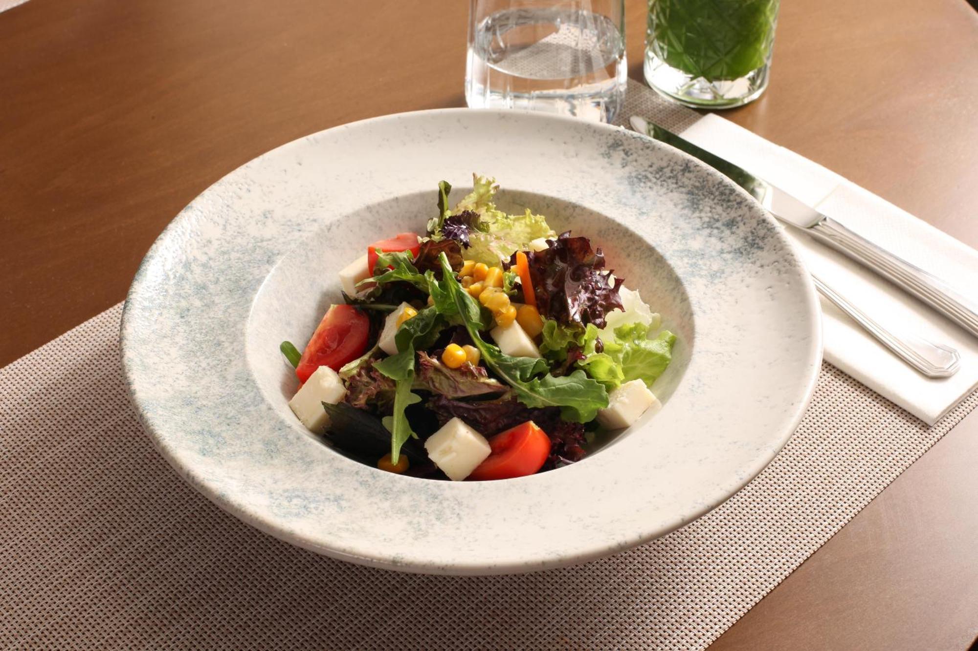 Bentley Hotel Bosphorus - Special Class Stambuł Zewnętrze zdjęcie A Greek salad