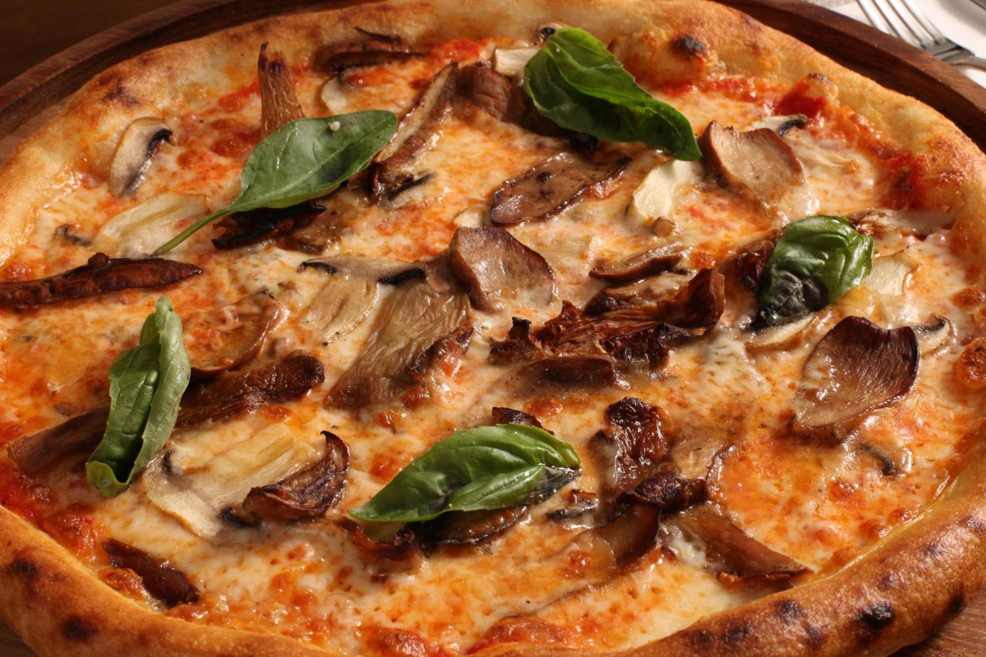 Bentley Hotel Bosphorus - Special Class Stambuł Zewnętrze zdjęcie Pizza with shiitake mushrooms