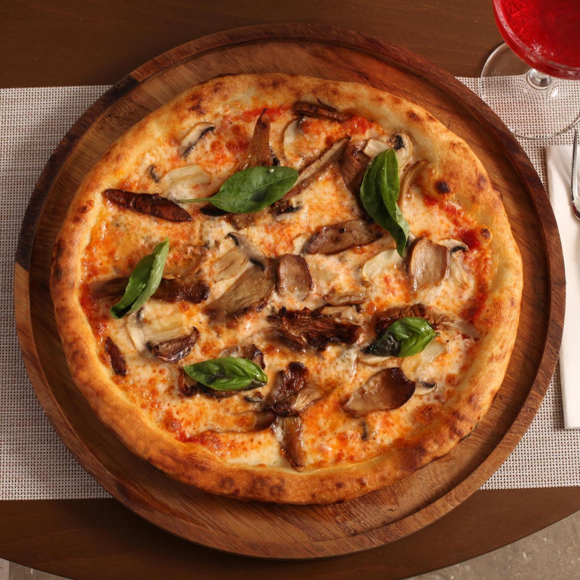 Bentley Hotel Bosphorus - Special Class Stambuł Zewnętrze zdjęcie Pizza with shiitake mushrooms